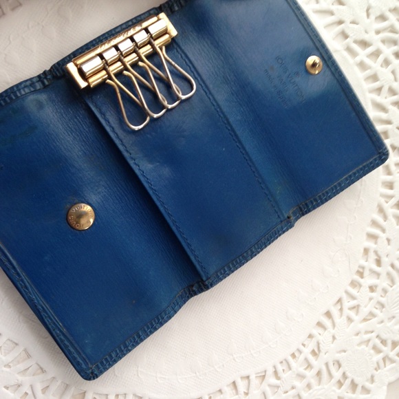 Authentic, Louis Vuitton, Blue Epi Leather 4-Hooks - Picture 8 of 9